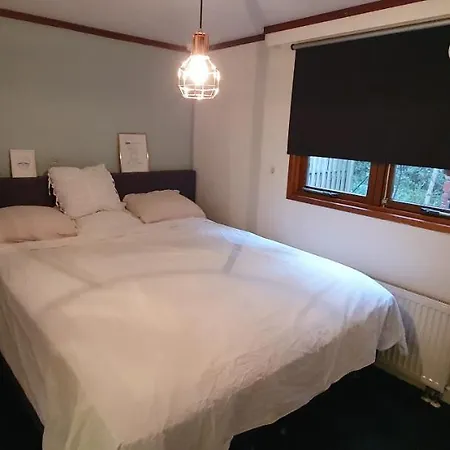 Апартаменты 11, In Het Bos *